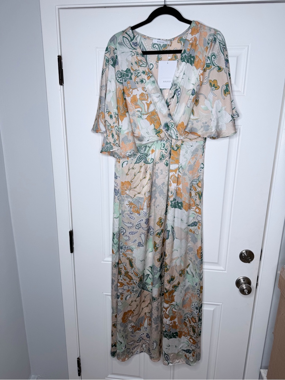 NWT ANANY SIZE L MAXI SATIN PAISLEY PRINT DRESS V-neck